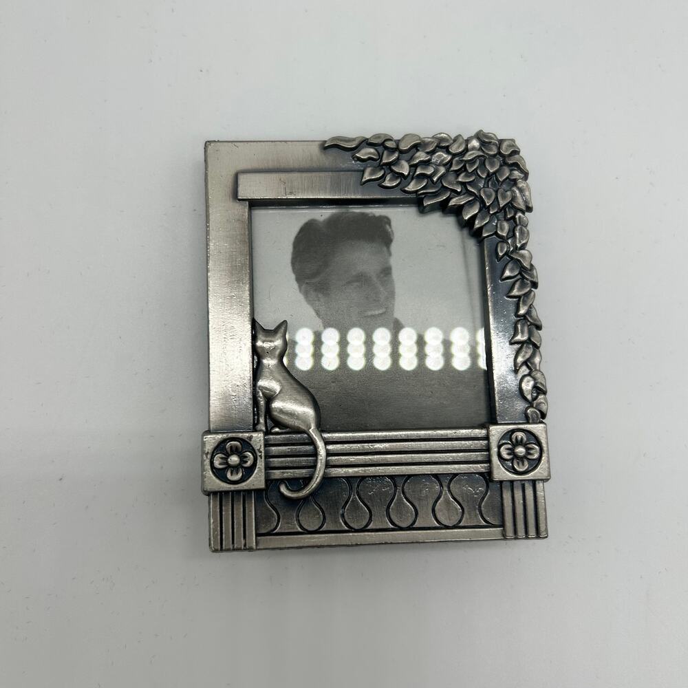 Vintage Cat Picture Frames Mini Silver Tone Royal Limited Wallet Size Set of 3 - Picture 5 of 12